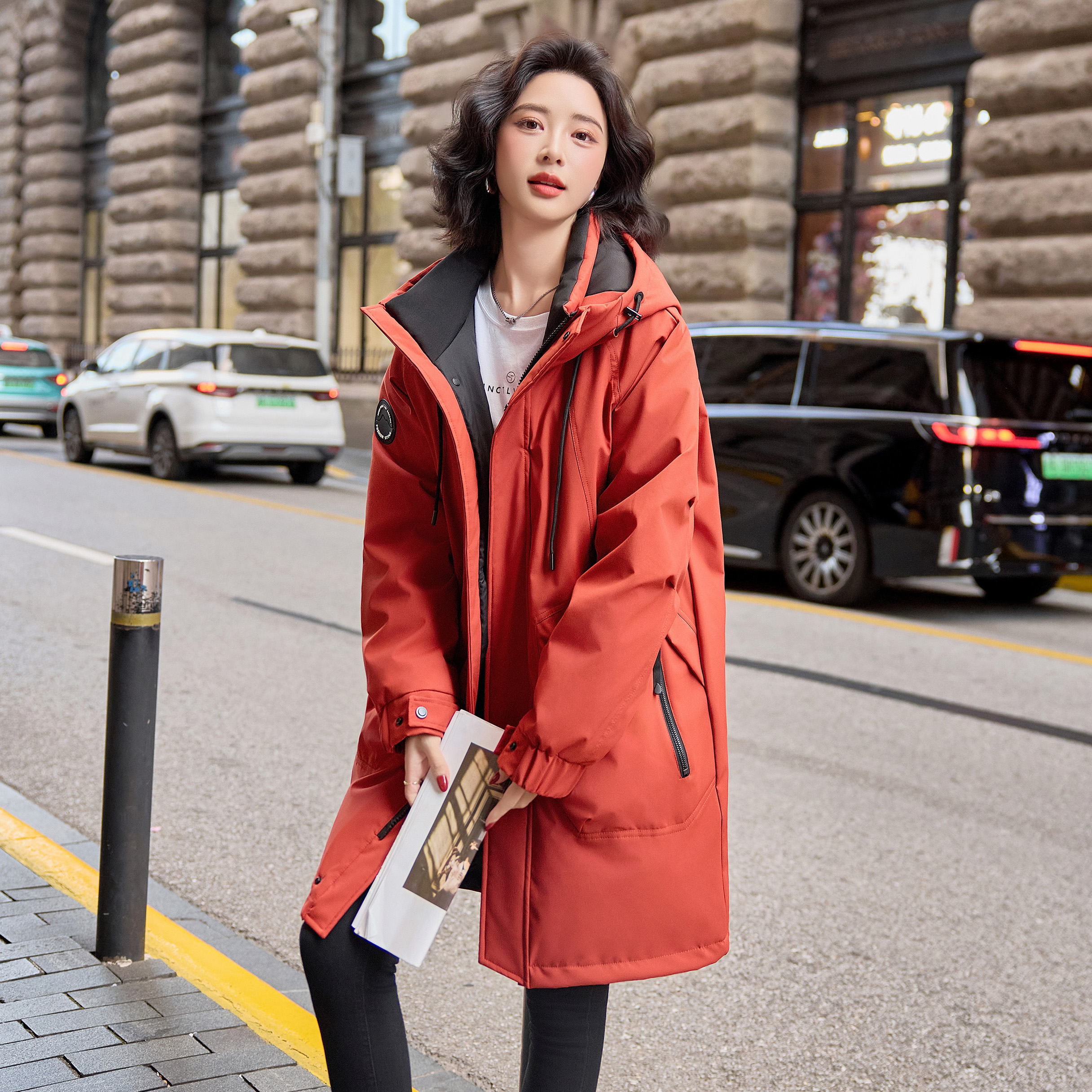 派克服羽绒女士中长款2025年冬季新品连帽户外保暖白鸭绒冬装外套