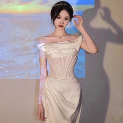 法式高级感惊艳订婚生日party晚礼服女聚会白色抹胸一字肩连衣裙