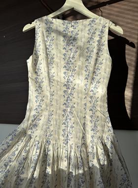 蓝色花墙复古连衣裙低腰显瘦纯棉掐腰小众高级气质碎花长裙子实拍