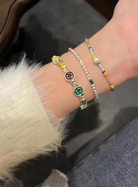 韩国新款多巴胺彩色串珠笑脸手链女轻奢小众百搭设计感闺蜜手饰品