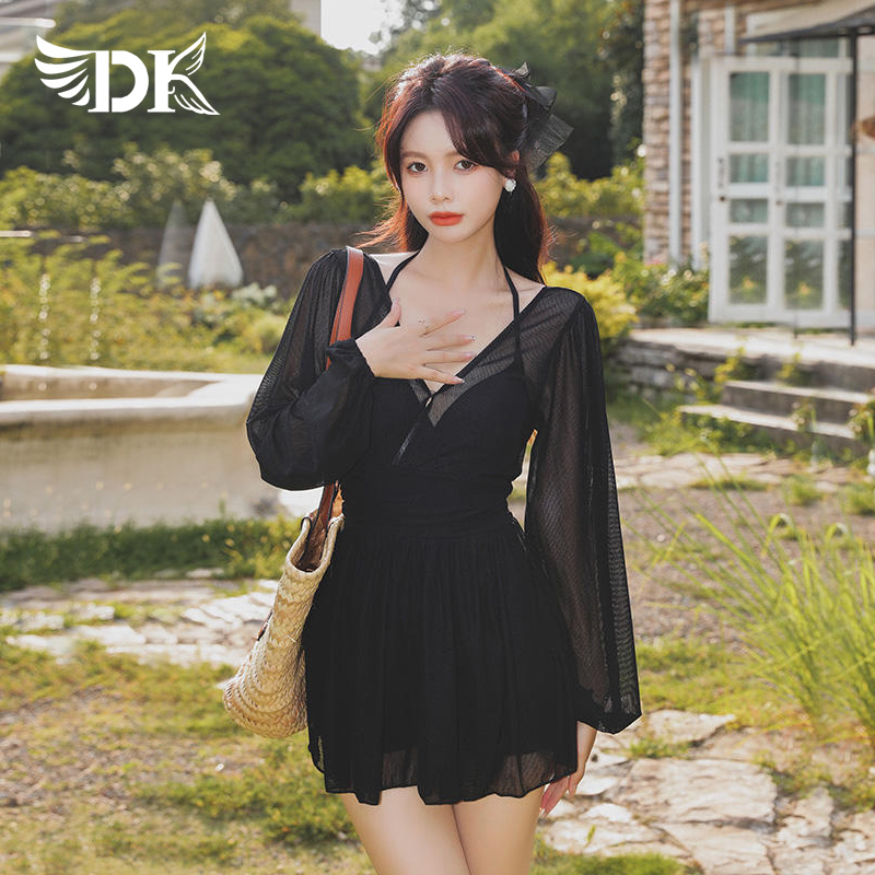 DK保守泳衣女泡温泉连体2025新款高级感显瘦微胖女孩遮肉大码黑色