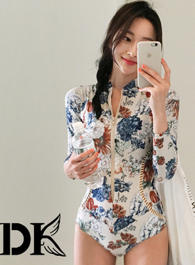 DK防晒保守长袖连体泳衣女三角比基尼遮肚显瘦沙滩泳装海边度假村