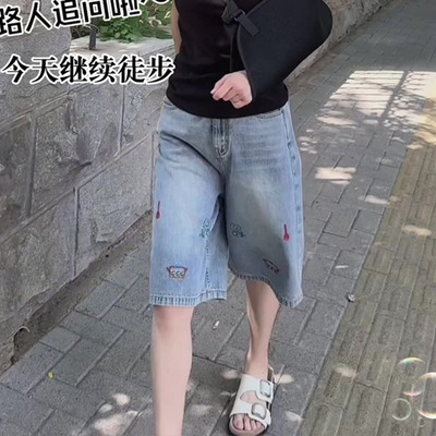 今年流行爆款2025夏新款梨形身材高腰宽松直筒花朵刺绣牛仔短裤女