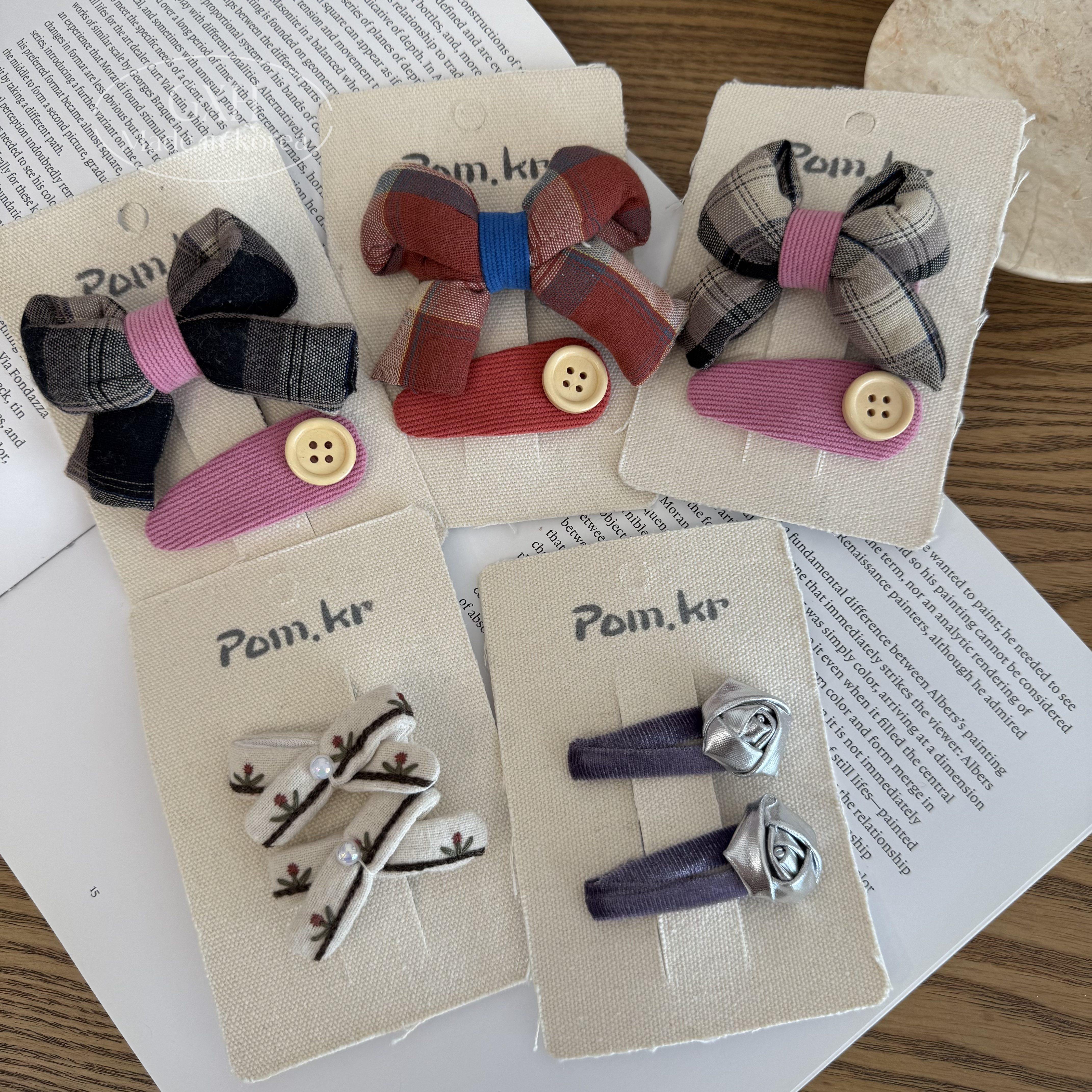 Pom.kr新款文艺格子发夹刺绣纽扣女童BB夹蝴蝶结鸭嘴夹刘海夹边夹,童装/婴儿装/亲子装,发饰,淘宝优惠券,粉丝福利购,淘宝优惠卷