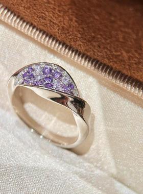 时尚轻奢紫色情结嘴唇戒指高级感