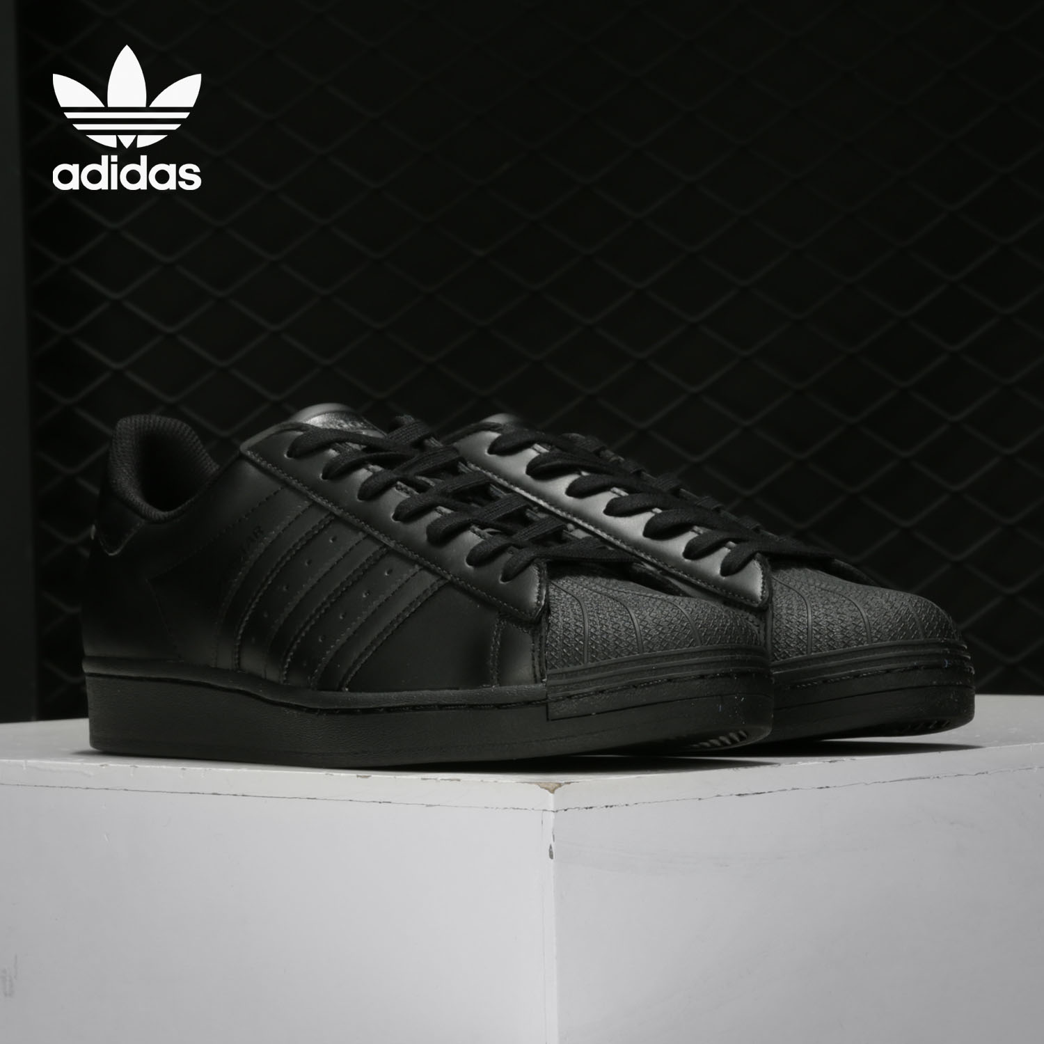 Adidas/阿迪达斯休闲板鞋