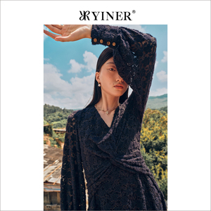 YINER音儿女装冬季法式优雅V领镂空蕾丝显瘦收腰连衣裙