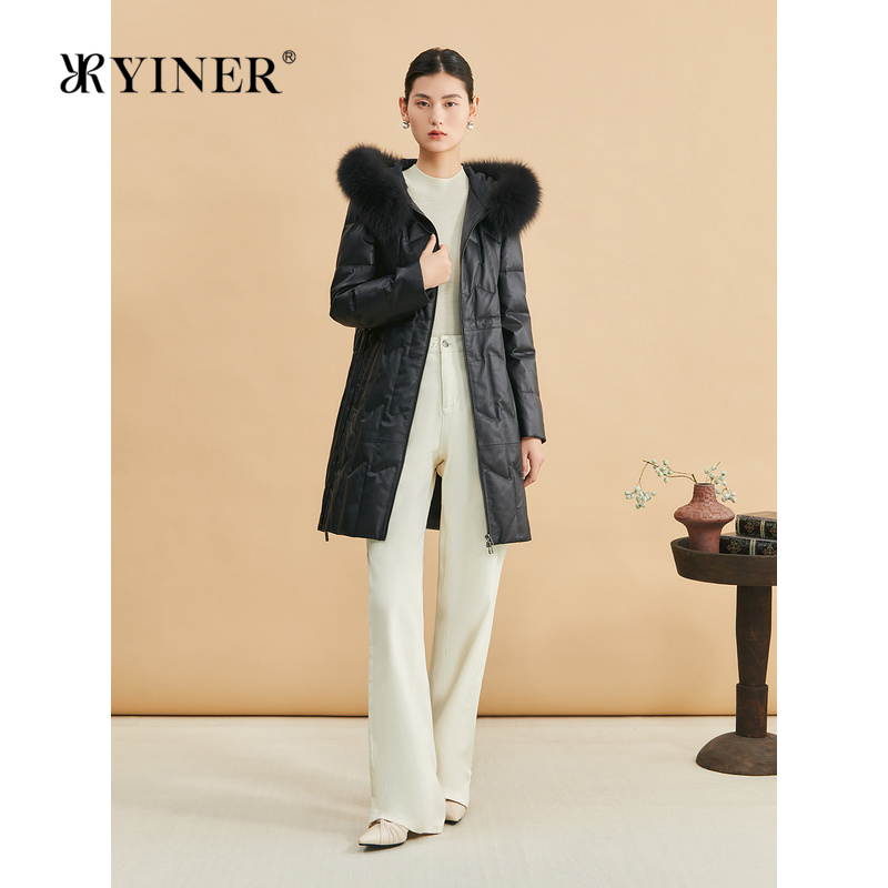 YINER音儿专选2024冬新款狐狸毛领连帽绵羊真皮羽绒服