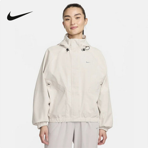 Nike耐克STORM-FIT女子拒水防风外套梭织连帽跑步夹克FB7493-104