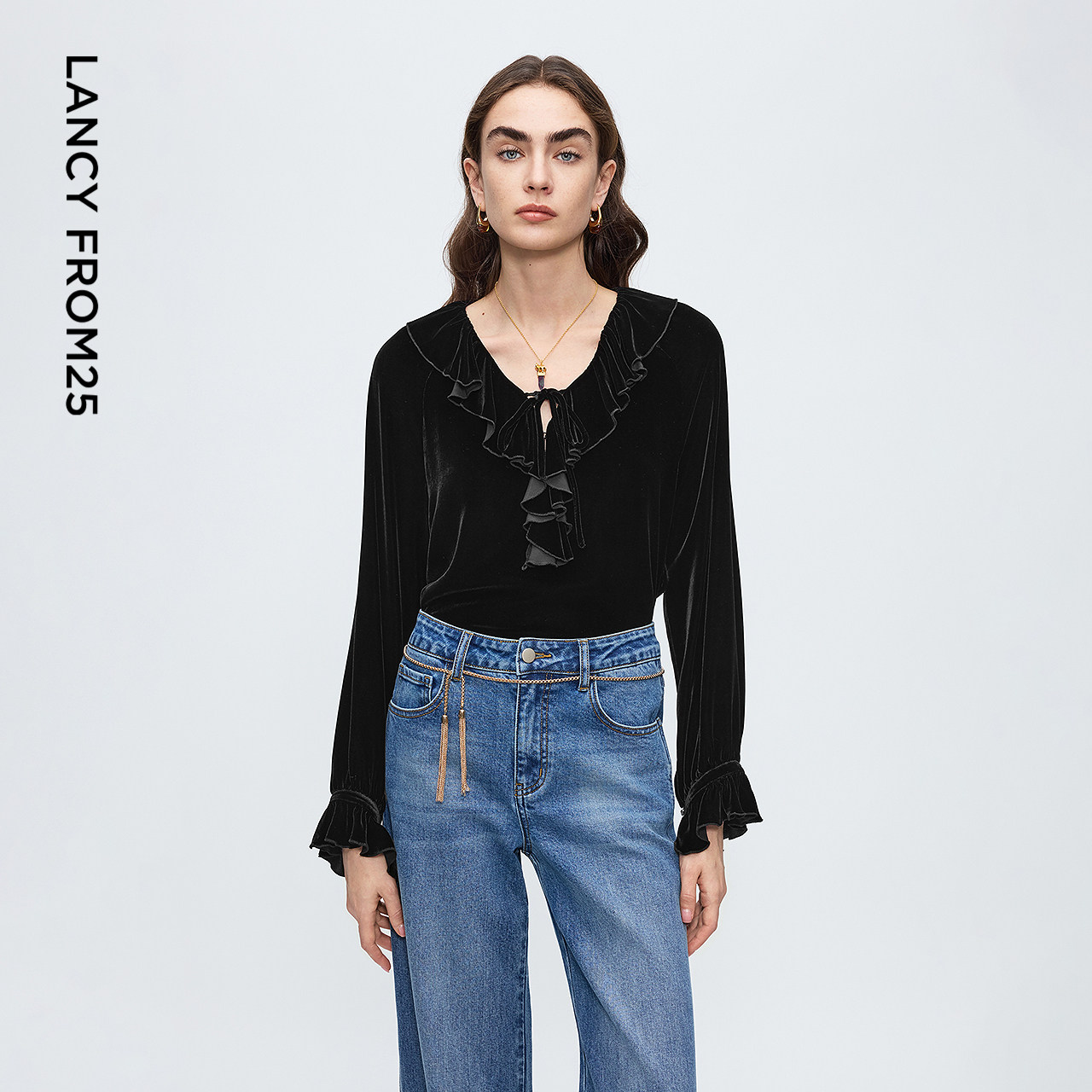 朗姿丝绒荷叶边V领复古设计感上衣时尚通勤衬衫女2025年冬季新款,女装/女士精品,衬衫,淘宝优惠券,粉丝福利购,淘宝优惠卷