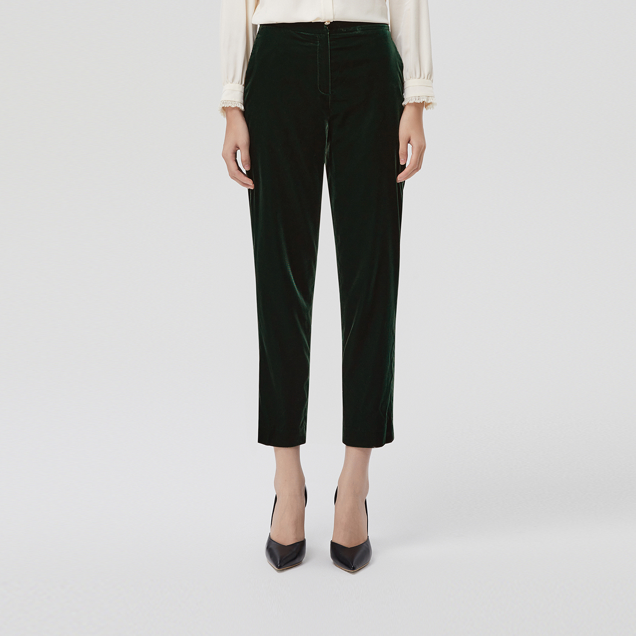 简洁腰头 小脚裤型 九分裤长