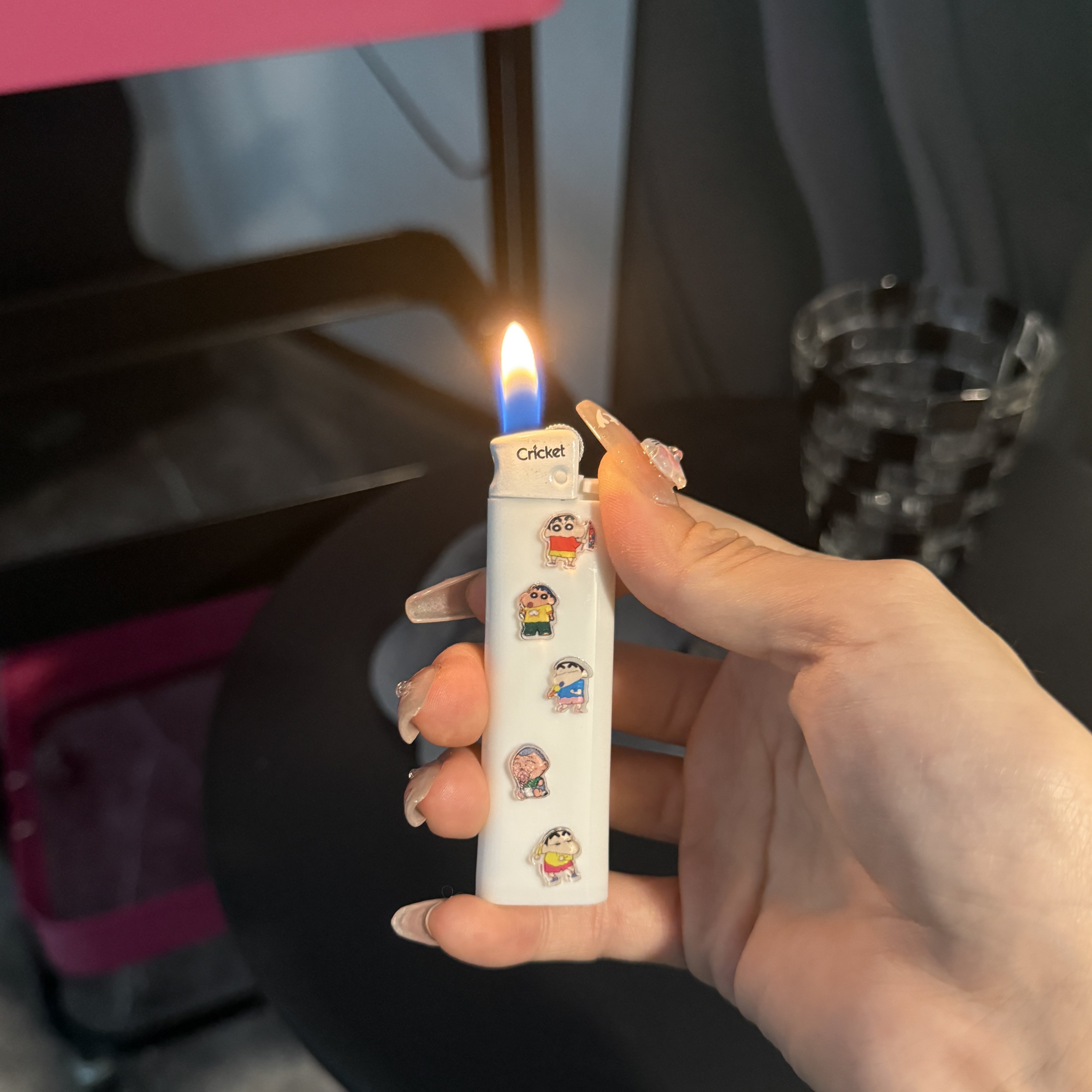 草蜢蜡笔小新送女友打火机小巧
