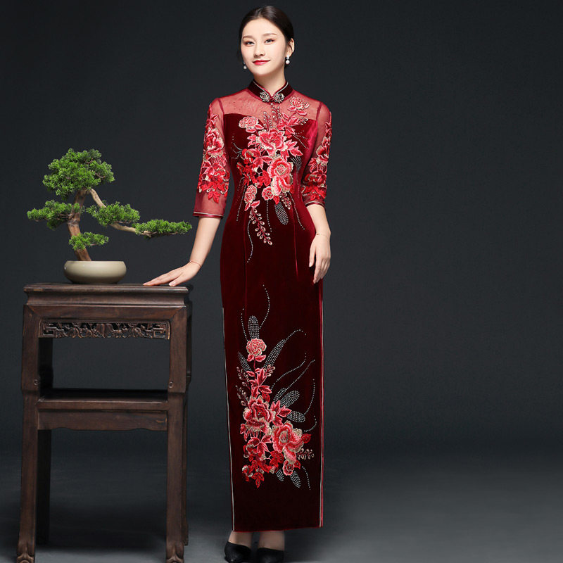 时尚蓝色蕾丝绣花中袖长款表演主持中式礼服 年轻妈妈宴会旗袍裙