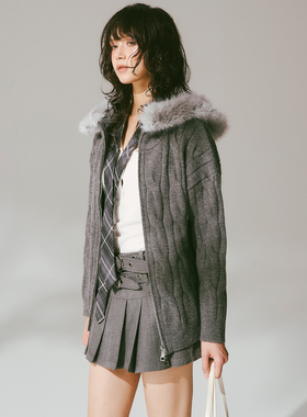 USS 复古麻花毛衣女秋冬连帽毛领宽松显瘦保暖针织开衫外套上衣