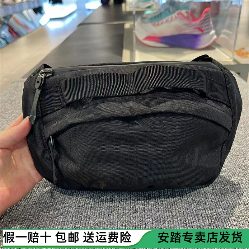 安踏2024新款男女挎包休闲简约时尚运动单肩斜挎包192437129