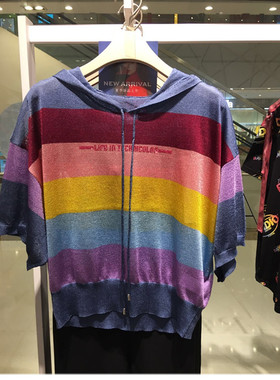 2021夏季女A2EE82120拼色宽松短袖系带连帽彩条线衫A2EE82120A0