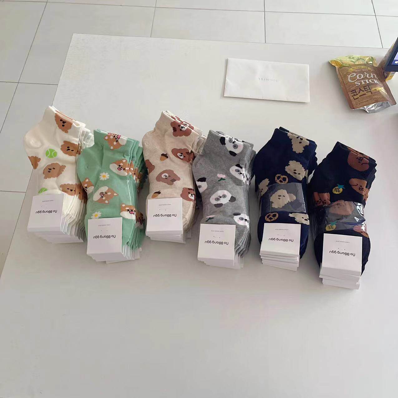 韩国袜子现货进口女袜四季新款可爱卡通袜小动物水果花朵狗中筒袜