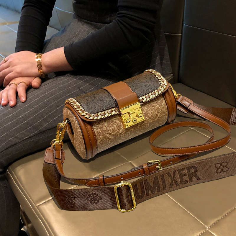 小包包女式2026新款高级感时尚真皮镶钻链条圆筒枕头包单肩斜挎包