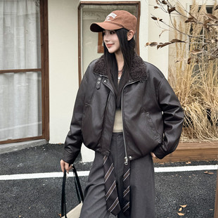 轻奢风羊羔毛领加绒加厚宽松皮衣外套女短款又酷又飒机车服冬季潮