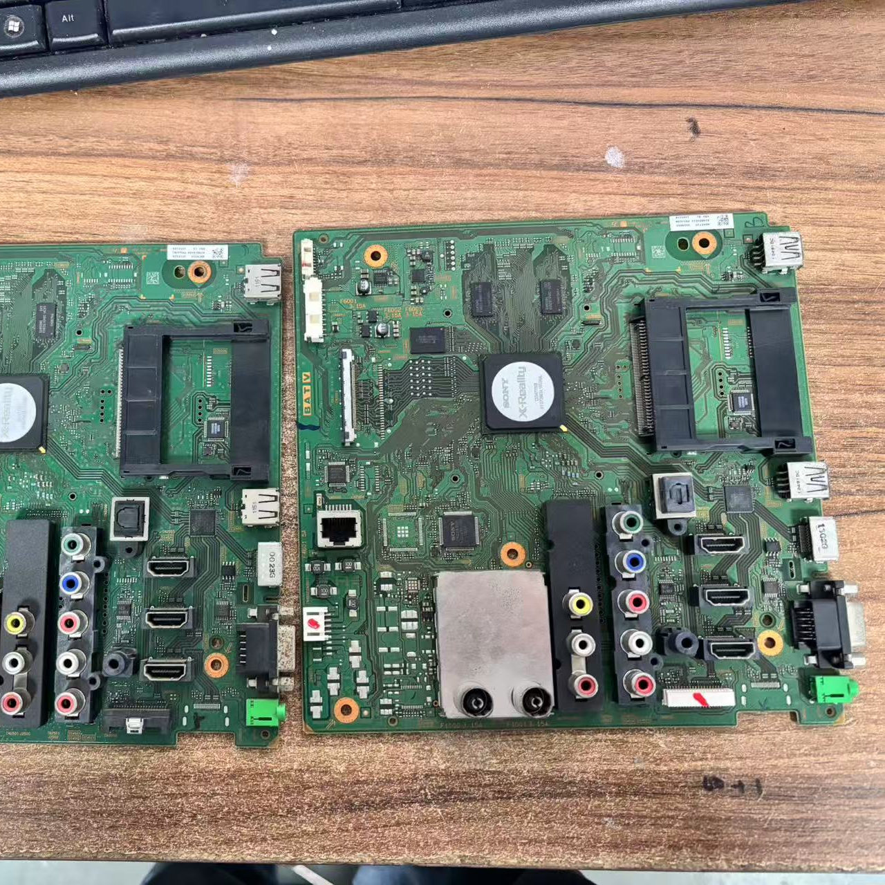 索尼KDL-46EX520 46/55EX720主板1-883-753-93/92 1-885-502-31屏