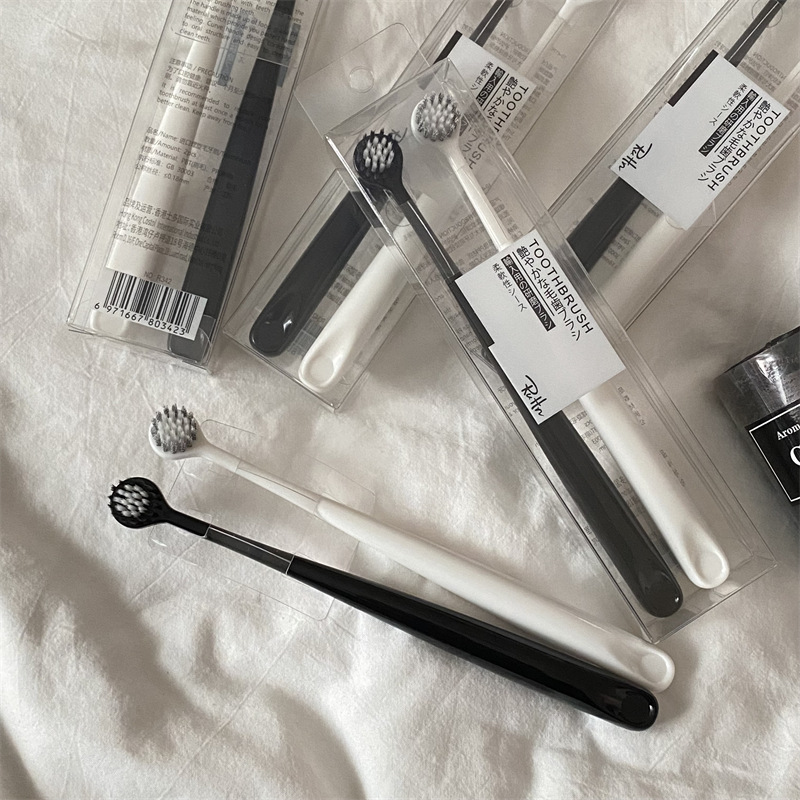 丸嘢黑白圆头软毛小头牙刷 纯色简约情侣家用便携旅行两支装BH155