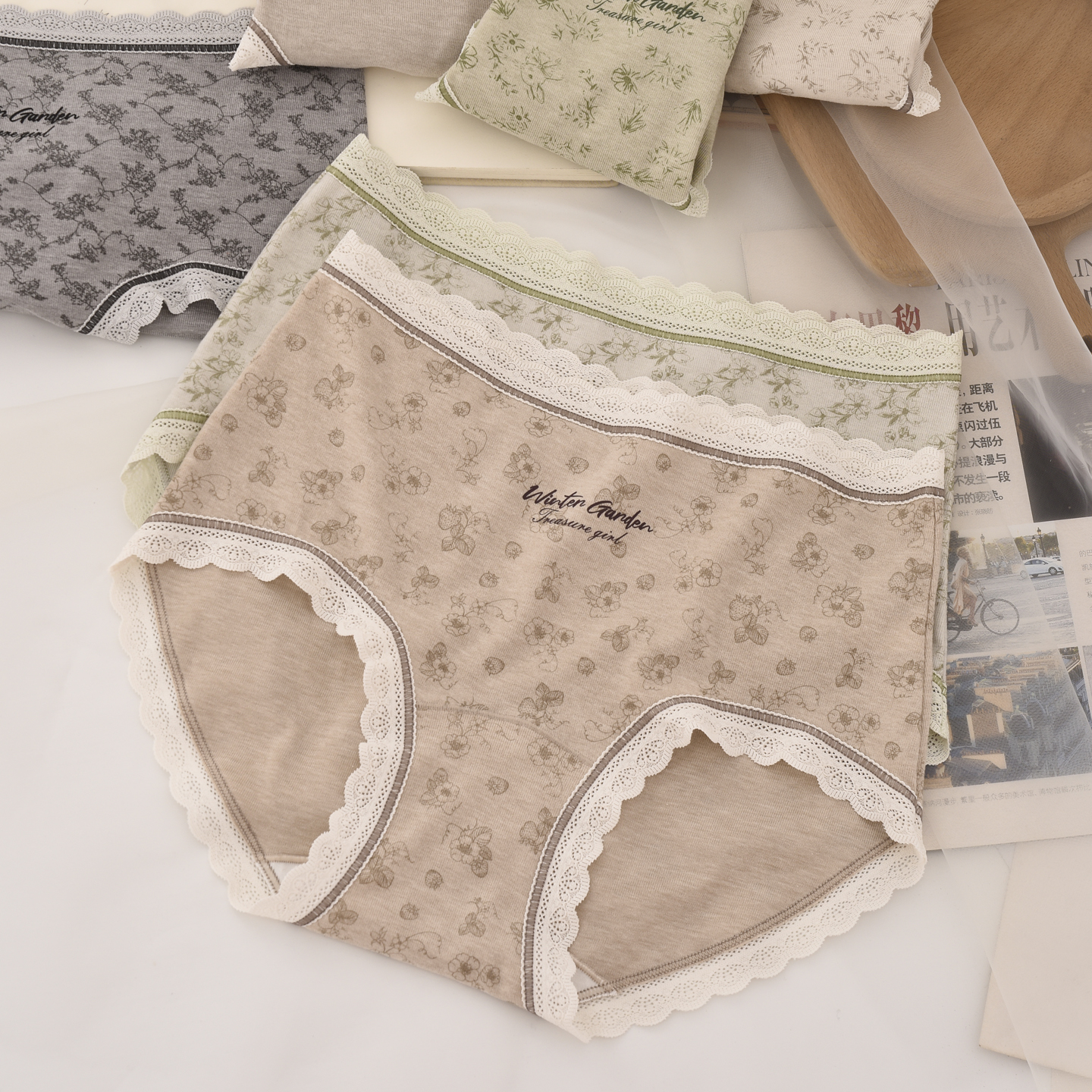 磨毛莫代尔棉印花内裤女中高腰蕾丝边碎花田园风大码宽松三角短裤