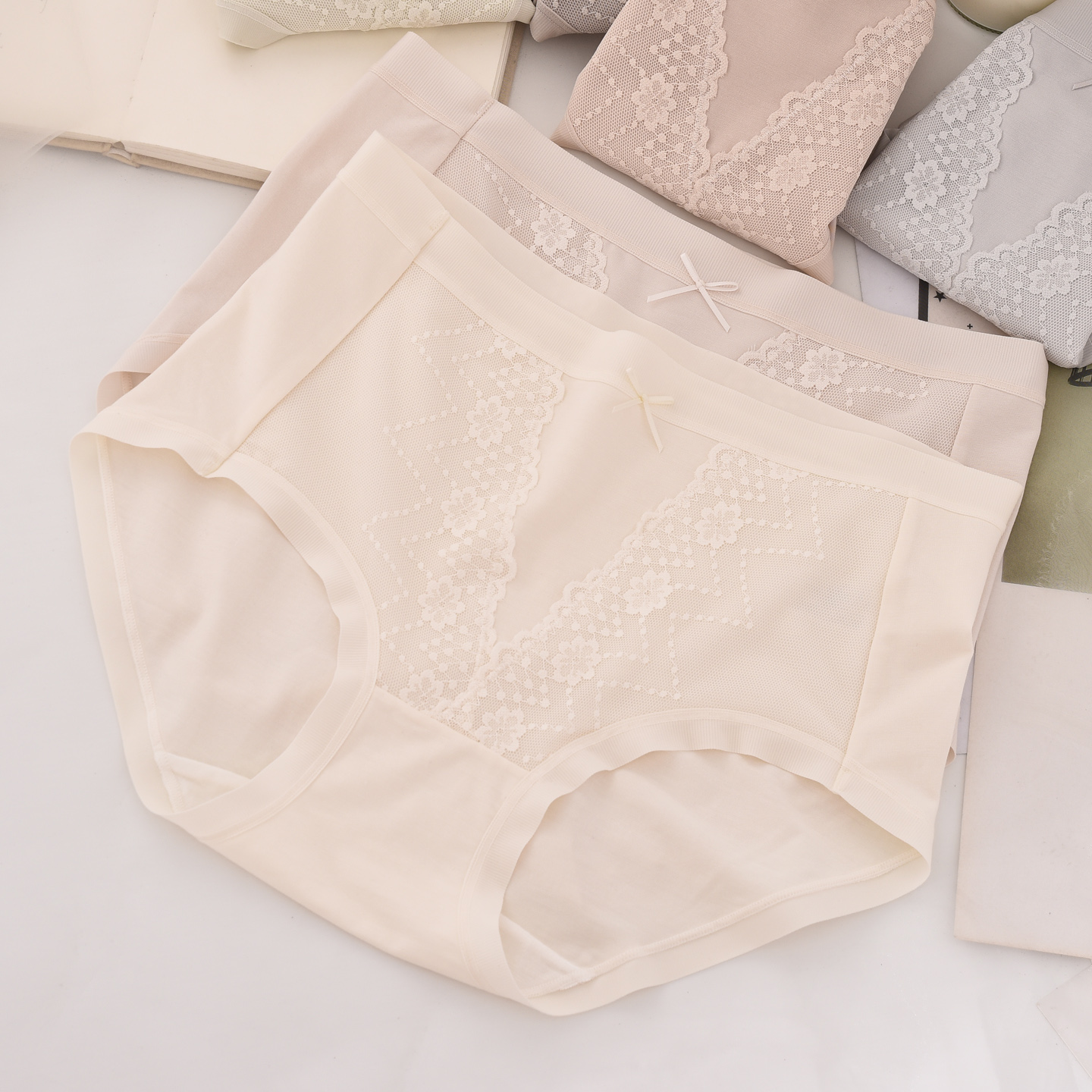 桑蚕丝抑菌底裆中腰内裤女莫代尔蕾丝边包臀大码宽松时尚三角短裤