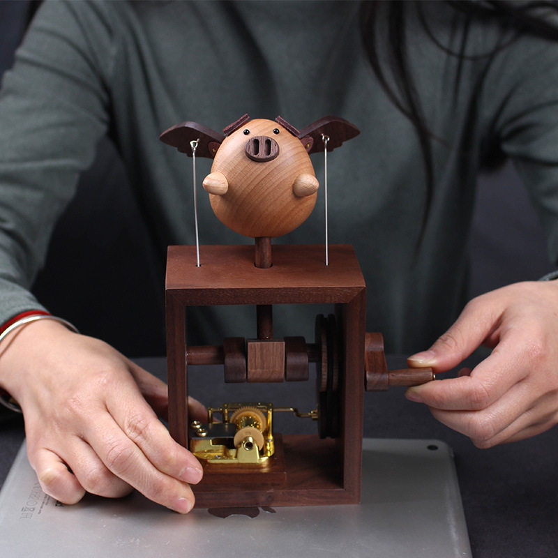 크리 에이 티브 뮤직 박스 생일 선물 LITTLE FLYING PIG 손으로 만든 뮤직 박스 여자 친구와 동급생을위한 귀엽고 흥미로운 커플
