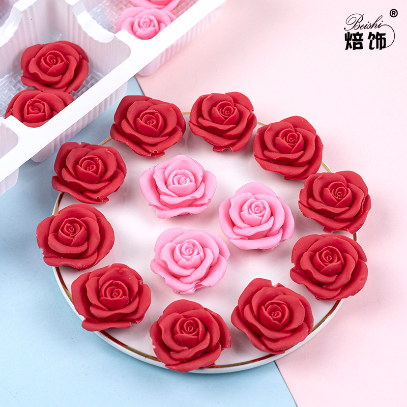 焙饰巧克力蛋糕装饰粉红色玫瑰花