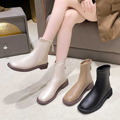 法式小短靴女春秋单靴方头平底短筒马丁靴大码女鞋41一43胖脚宽肥