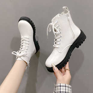 大码女靴41一43加胖脚宽肥英伦风厚底马丁靴女百搭休闲显瘦小短靴