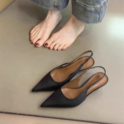 胖脚宽肥大码女鞋41一43法式尖头细跟包头凉鞋女不累脚后空高跟鞋