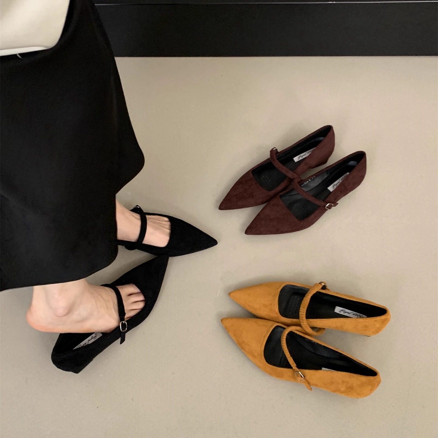 大码女鞋41到43胖脚宽肥法式一字扣尖头绒面晚晚鞋女粗跟玛丽珍鞋