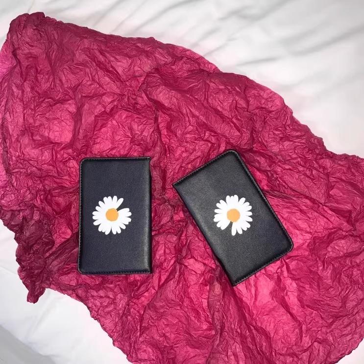 权志龙同款小雏菊护照夹