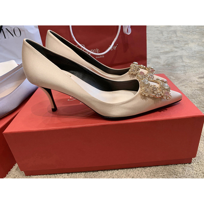 雪花钻扣尖头高跟鞋细跟方扣单鞋