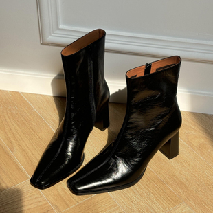 【benefanfan】归国白月光大王方头高跟时装短靴粗跟2026新款秋冬