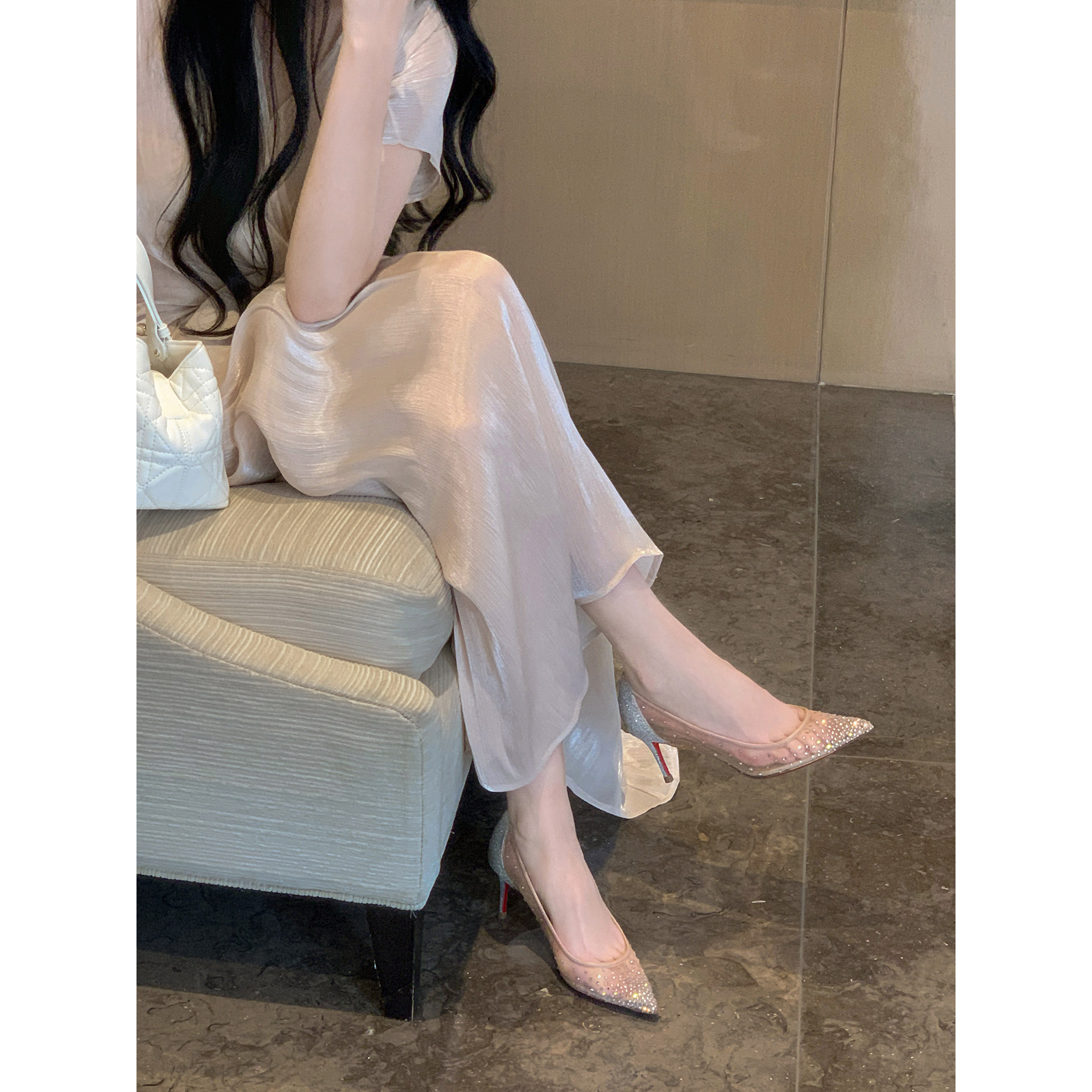 【benefanfan】红底网纱水钻真皮注塑鞋底尖头高跟平底气质单鞋