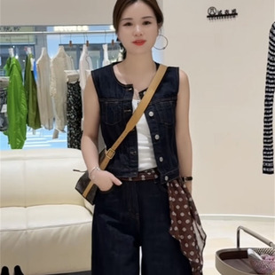 简约松弛感中年妈妈休闲时髦马甲搭配五分短裤 潮 2025夏季 网红女装