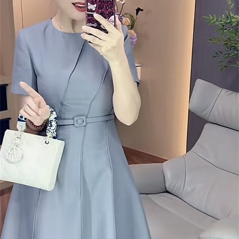 高贵轻奢礼服气质轻简连衣裙