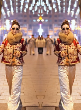 2025冬季红色喜庆盘扣文艺刺绣精致重工短款开衫棉服外套搭配长裤