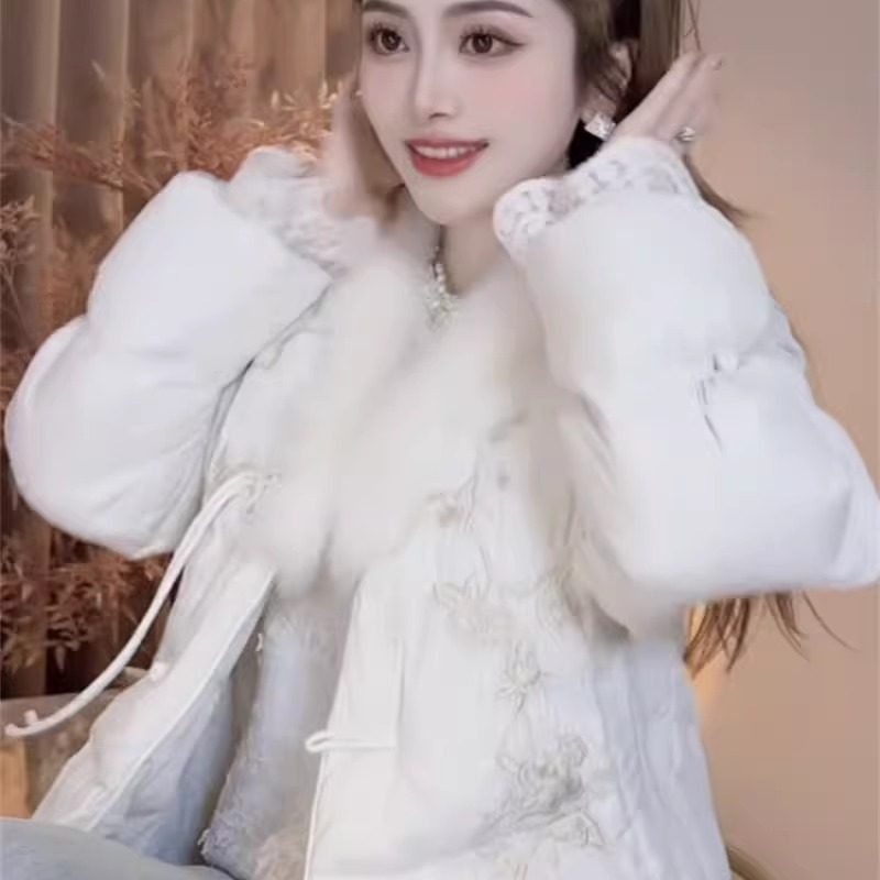 2024女士网红炸街爆款冬季白色清新干净毛领气质温柔可爱棉服外套