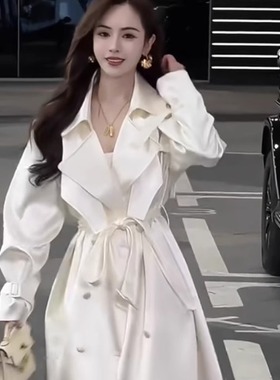 网红爆款炸街2025春白色长款气质大气韩系财阀千金优雅风衣外套潮