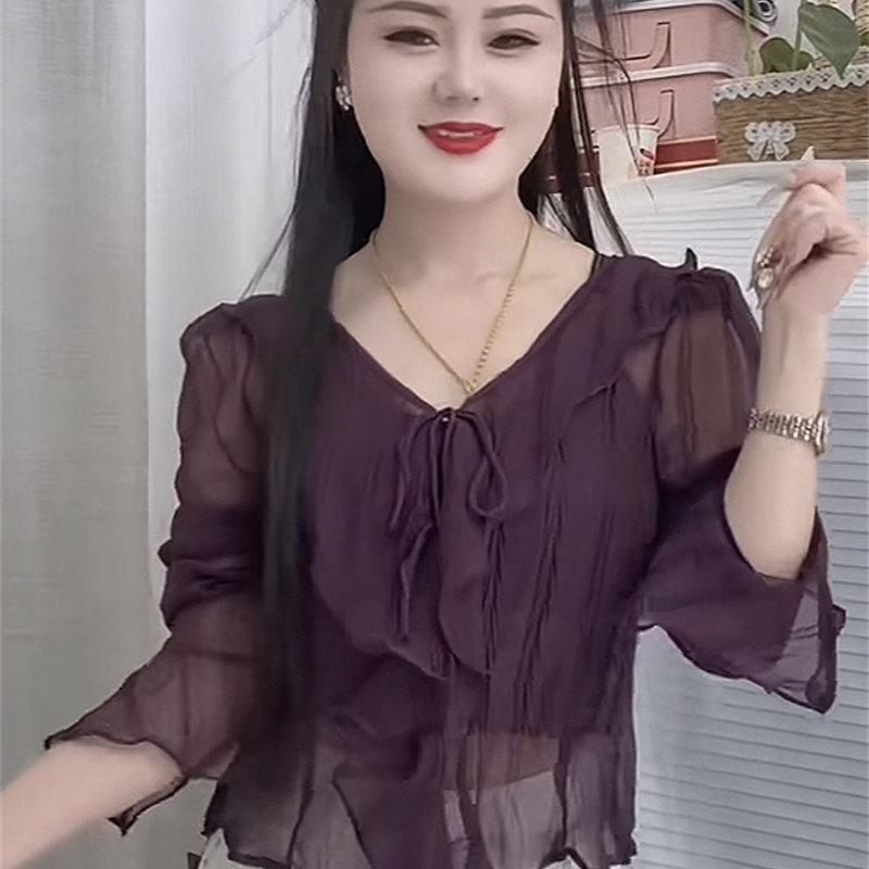 网红爆款炸街女装2025夏轻奢辣妹紫色女人味纯欲御姐范知性打底衫