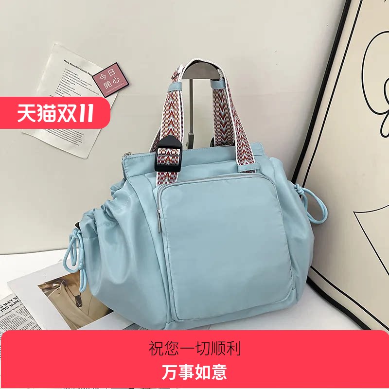 热销尼龙女包韩版新款大容量单肩包旅行托特包妈咪包bags