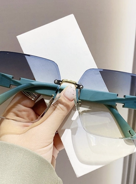 网红同款墨镜圆脸开车防紫外线长脸太阳眼镜高颜值大框太阳镜女款