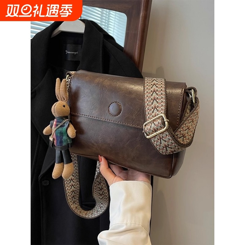 瑶晓鱼流行包包女2024冬季新款高级感复古小方包美拉德单肩斜挎包
