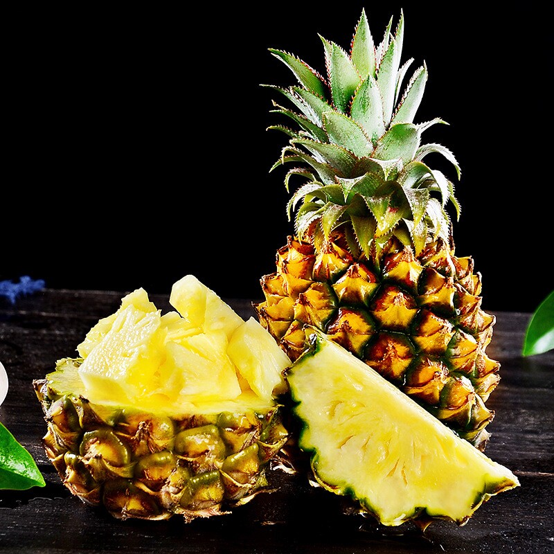 广东香水菠萝现摘现发酸甜可口肉嫩无渣大人小孩都爱吃老少皆宜