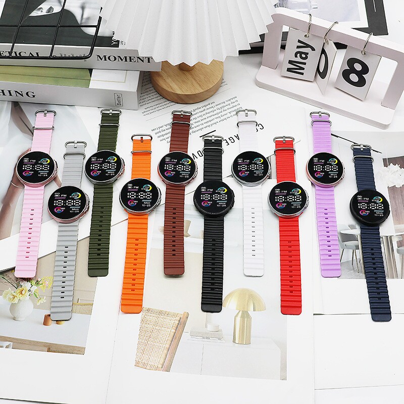 简约儿童手表LED电子表酷炫圈海洋带运动高颜值学生款手链指针式