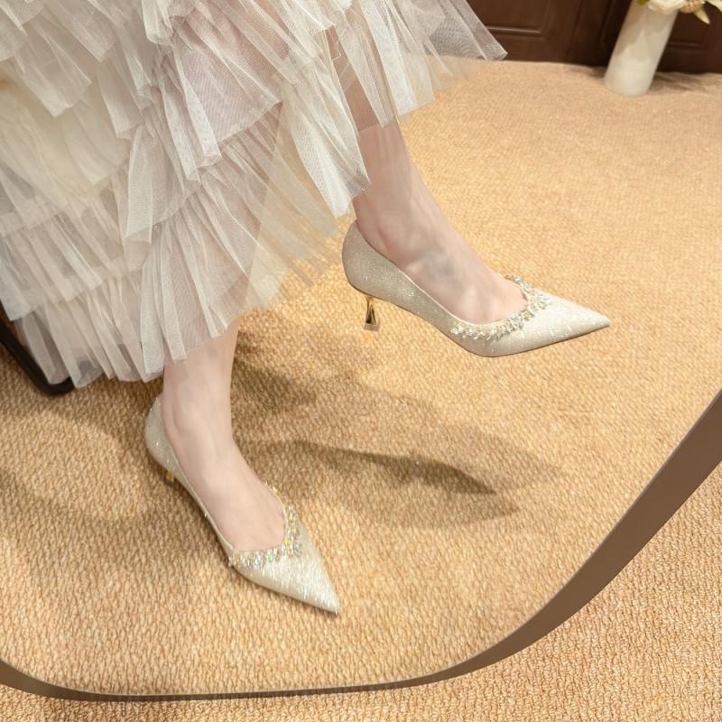 高级感水晶婚鞋女主纱高跟鞋尖头日常可穿配裙子单鞋细跟法式婚礼