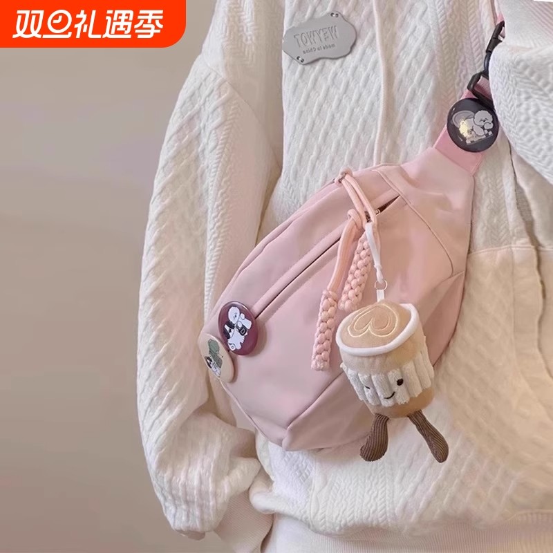 斜挎包2025新款女ins休闲运动百搭大容量包包轻便通勤单肩饺子